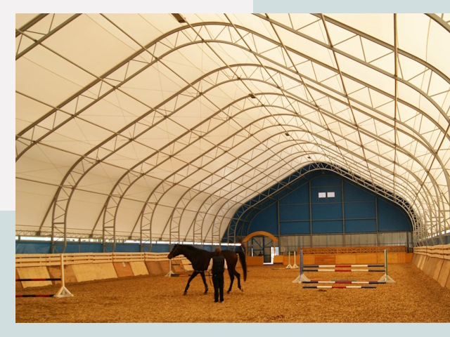 Строительство конных манежей в Нефтеюганске